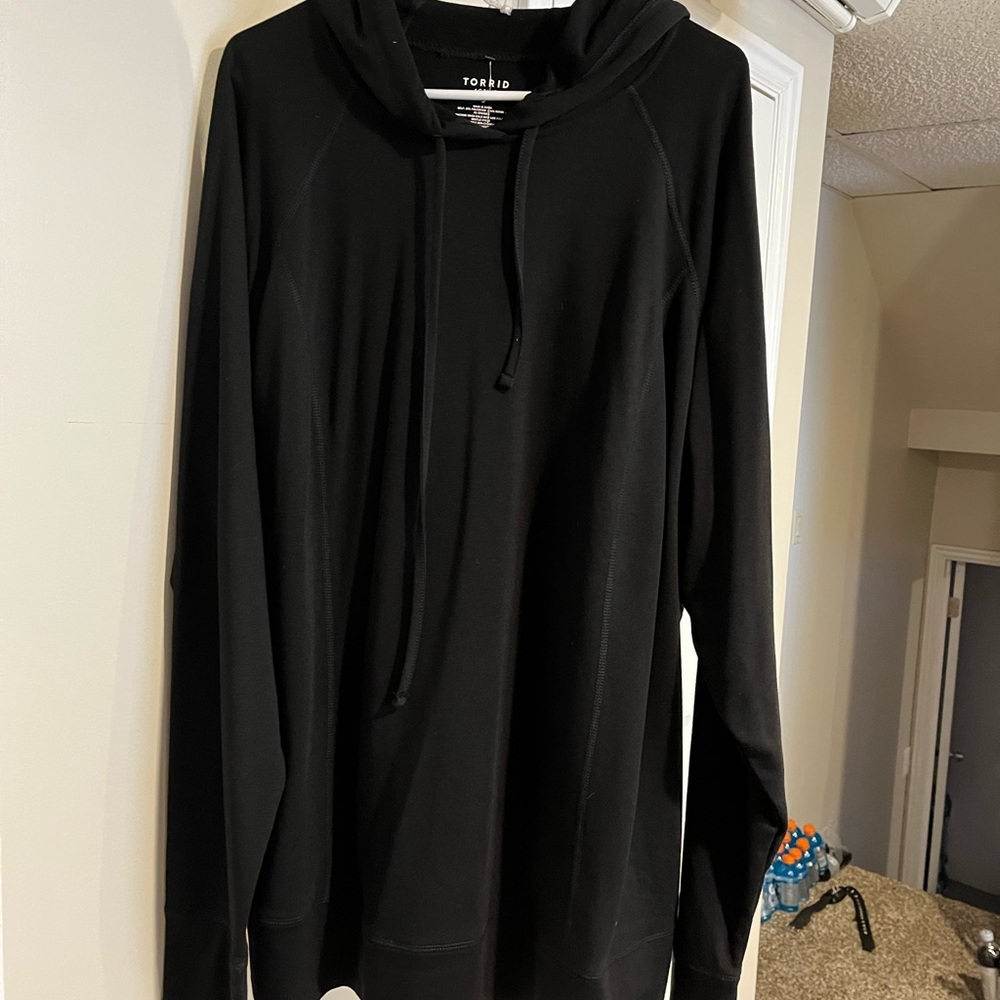 NWT size 5 black pullover hoodie